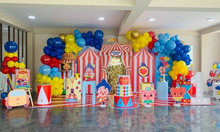 Circus Fun Birthday Bash Decor Package