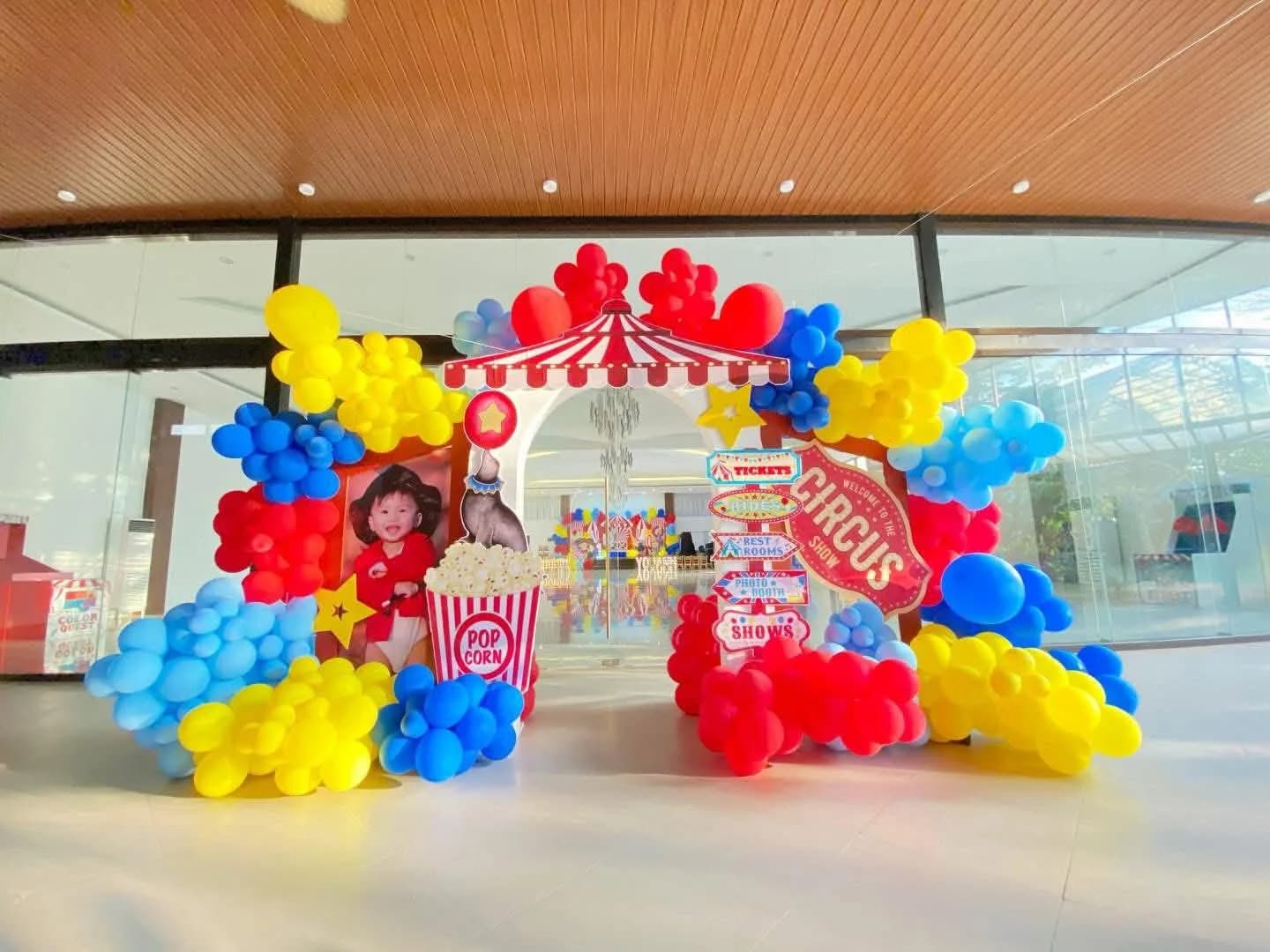 Carnival Circus Theme Stage Decoration — Red & White Carnival Backdrop with Balloon Arch photo 4 of 5